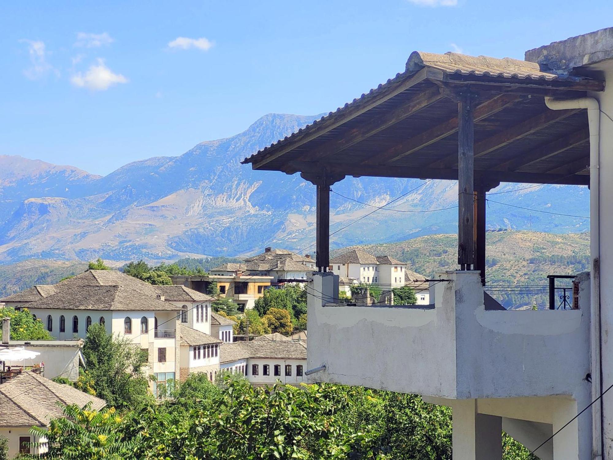 Marbi Guest House Gjirokastër Exterior foto